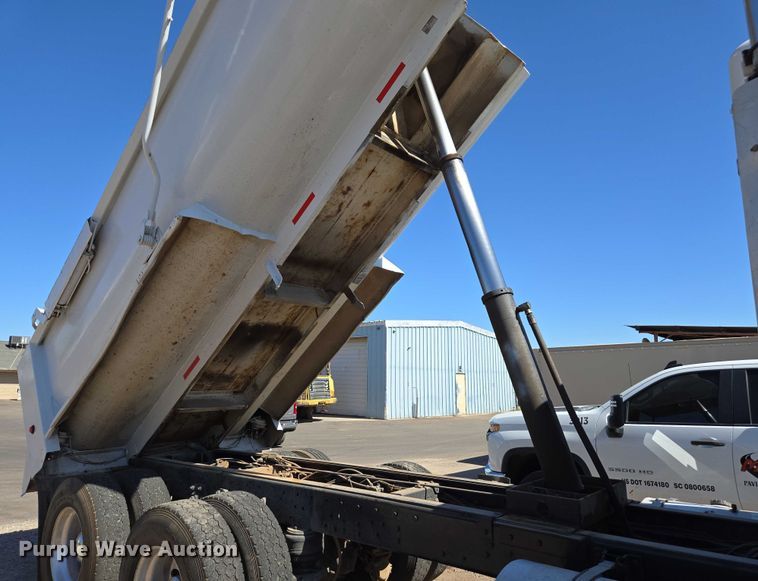 image for item EC1101 1996 Kenworth T800 dump truck