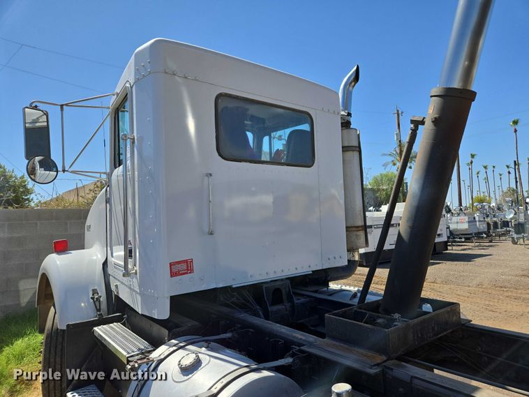 image for item EC1101 1996 Kenworth T800 dump truck