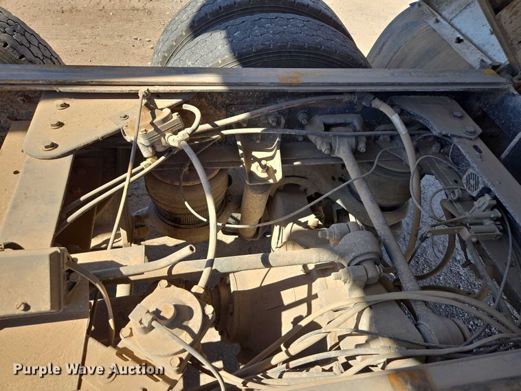 image for item EC1101 1996 Kenworth T800 dump truck