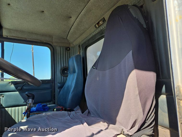 image for item EC1101 1996 Kenworth T800 dump truck