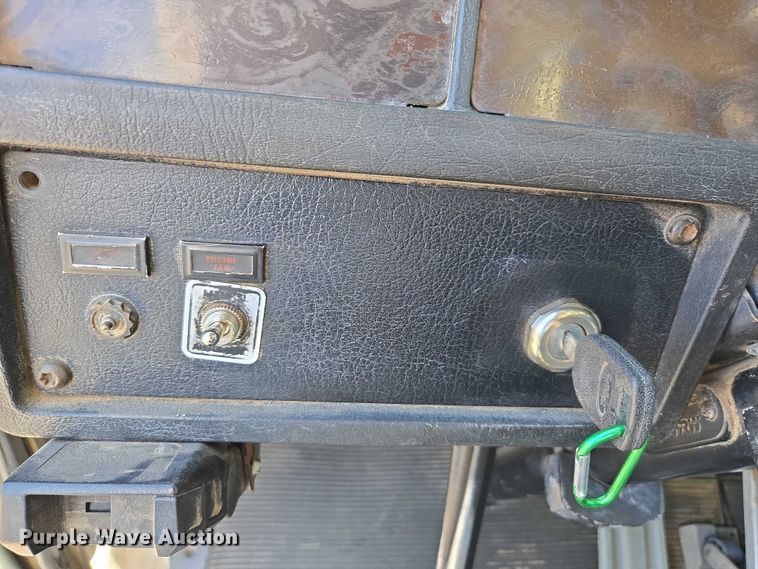 image for item EC1101 1996 Kenworth T800 dump truck