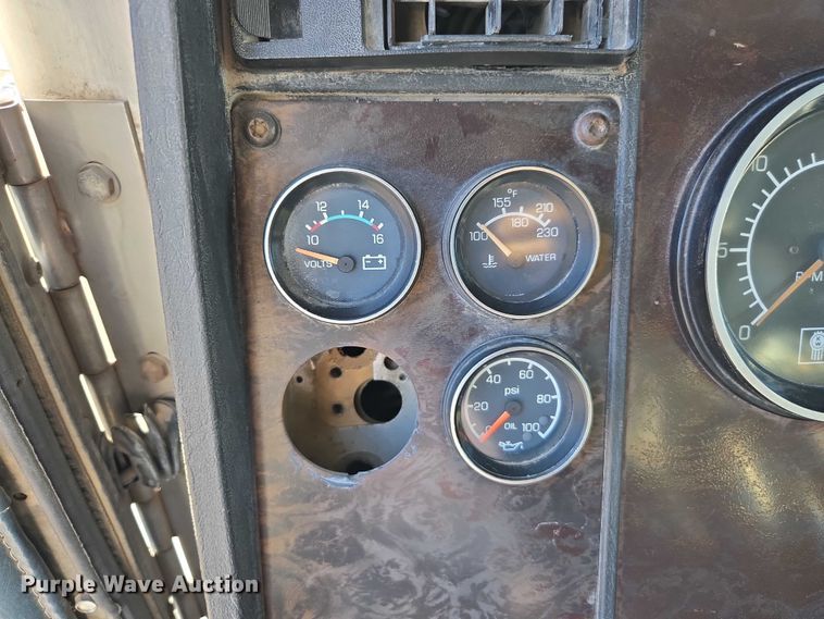 image for item EC1101 1996 Kenworth T800 dump truck