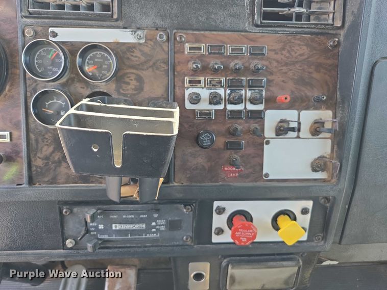 image for item EC1101 1996 Kenworth T800 dump truck