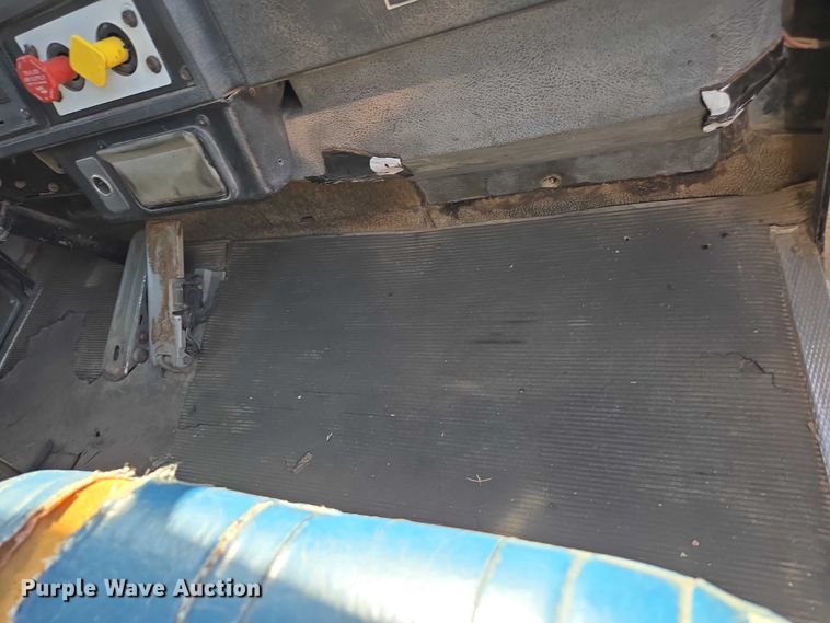 image for item EC1101 1996 Kenworth T800 dump truck