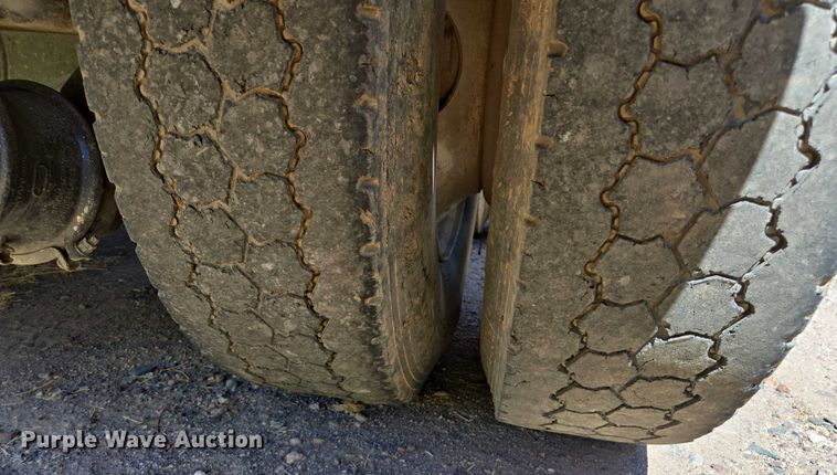 image for item EC1101 1996 Kenworth T800 dump truck