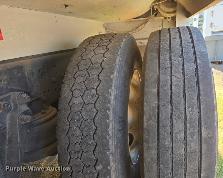 image for item EC1101 1996 Kenworth T800 dump truck