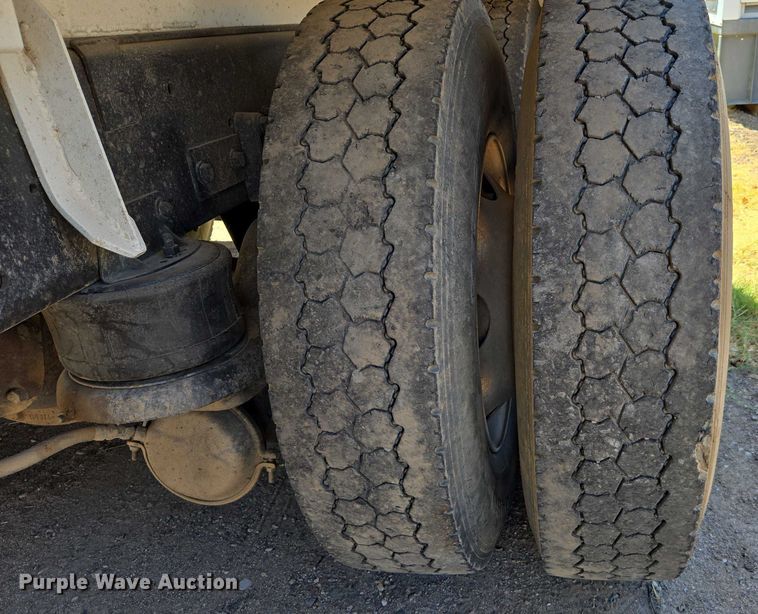 image for item EC1101 1996 Kenworth T800 dump truck