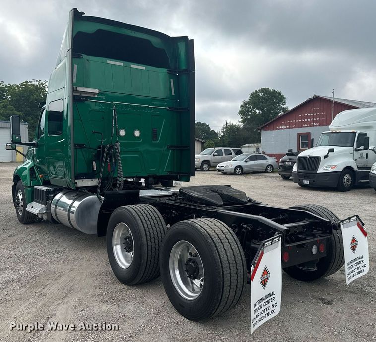 image for item EC3648 2020 International LT625 semi truck