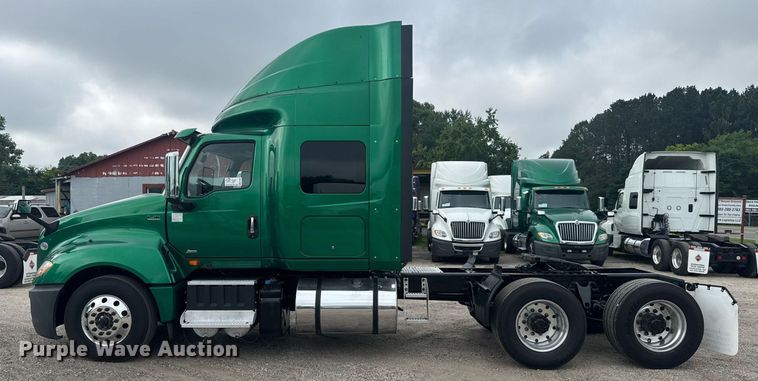 image for item EC3648 2020 International LT625 semi truck