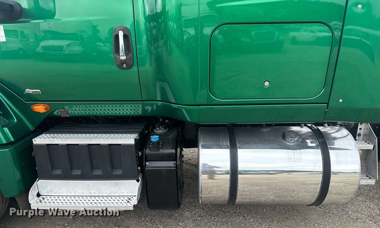 image for item EC3648 2020 International LT625 semi truck