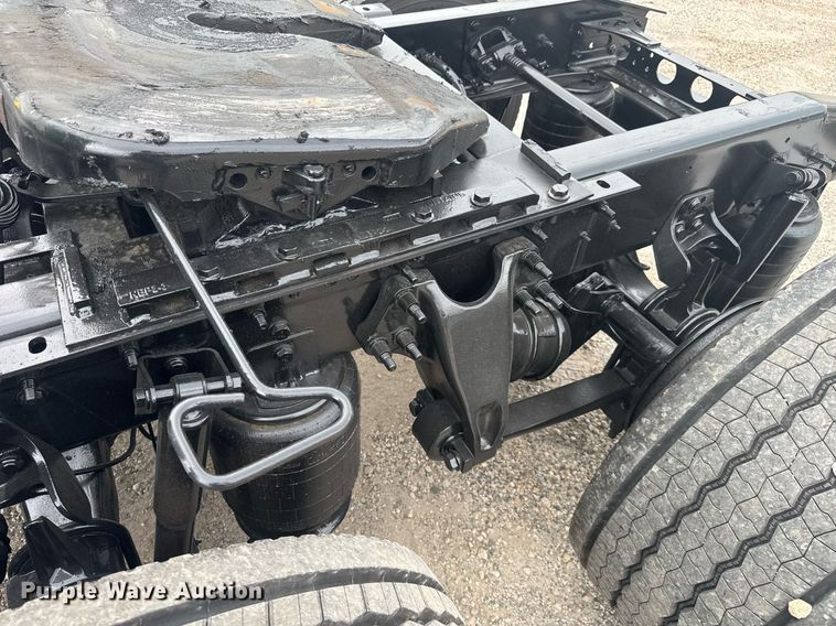 image for item EC3648 2020 International LT625 semi truck