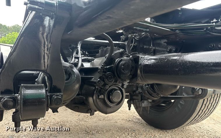 image for item EC3648 2020 International LT625 semi truck