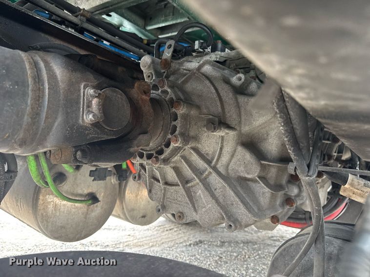 image for item EC3648 2020 International LT625 semi truck