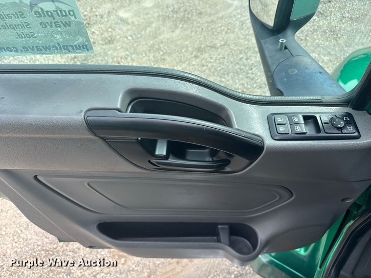 image for item EC3648 2020 International LT625 semi truck