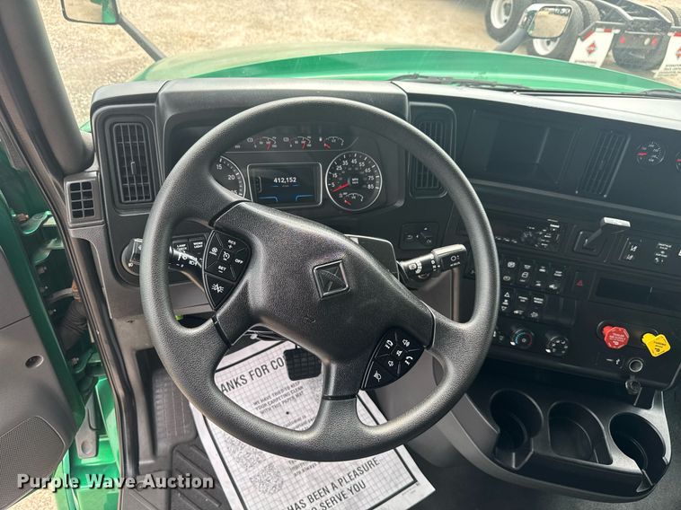 image for item EC3648 2020 International LT625 semi truck