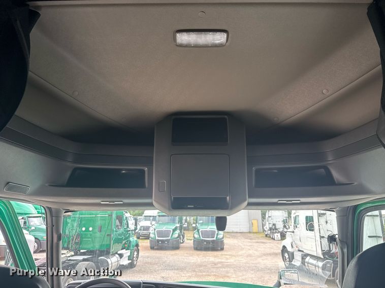 image for item EC3648 2020 International LT625 semi truck