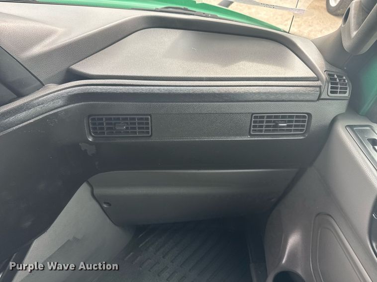 image for item EC3648 2020 International LT625 semi truck