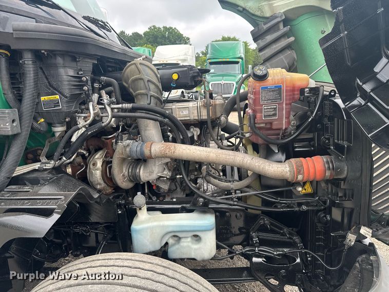 image for item EC3648 2020 International LT625 semi truck