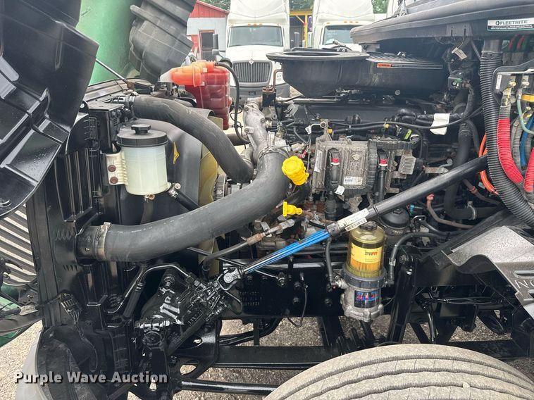 image for item EC3648 2020 International LT625 semi truck