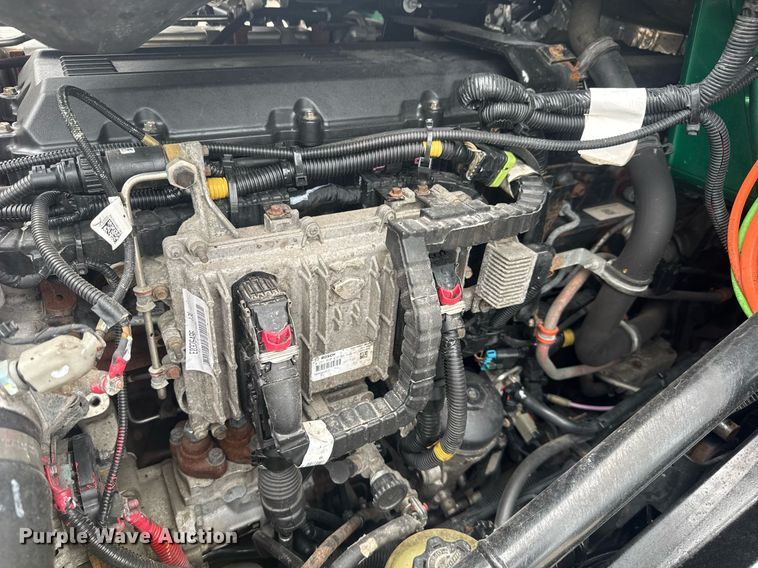 image for item EC3648 2020 International LT625 semi truck