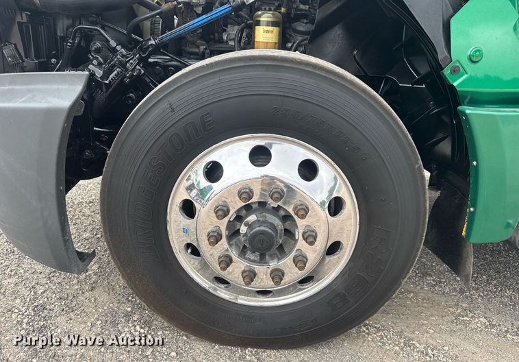 image for item EC3648 2020 International LT625 semi truck