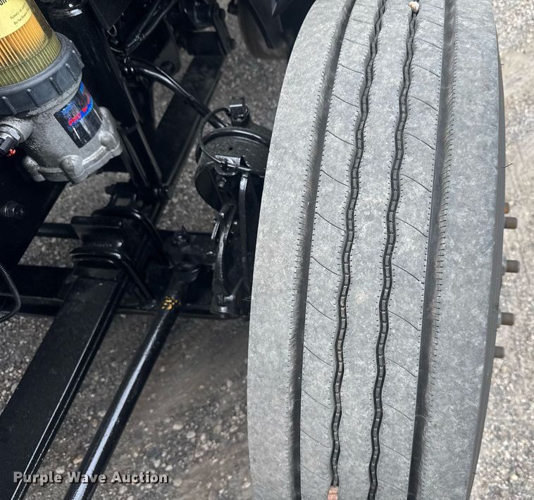 image for item EC3648 2020 International LT625 semi truck