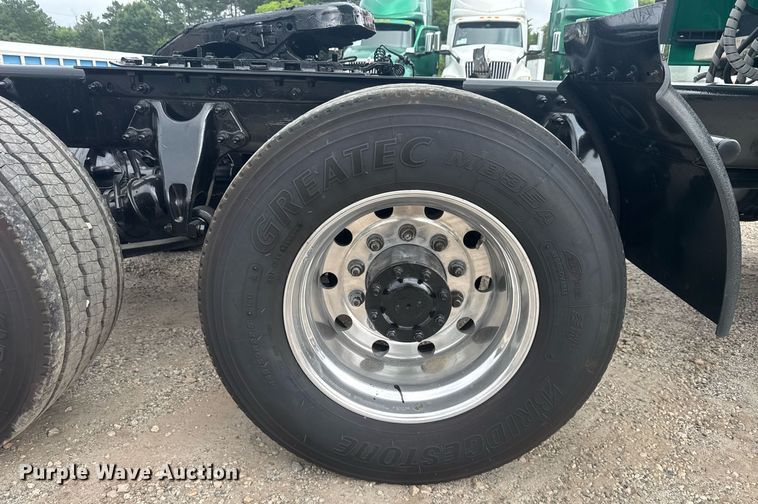 image for item EC3648 2020 International LT625 semi truck