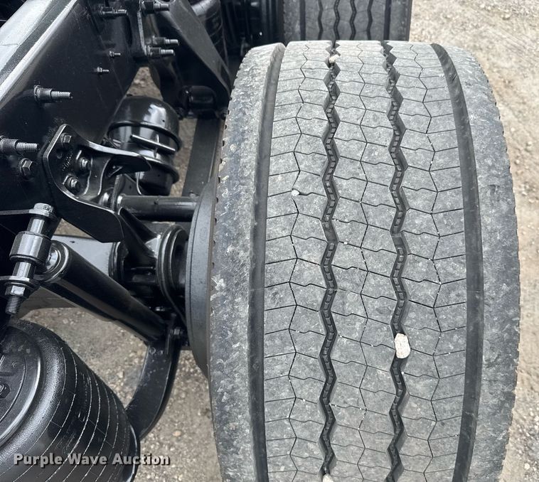 image for item EC3648 2020 International LT625 semi truck