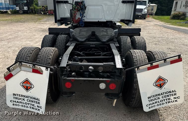 image for item EC3650 2020 International LT625 semi truck