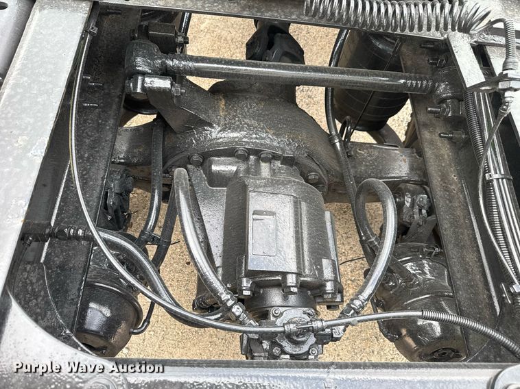 image for item EC3650 2020 International LT625 semi truck