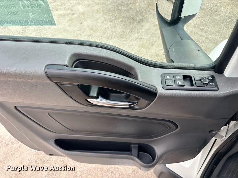 image for item EC3650 2020 International LT625 semi truck