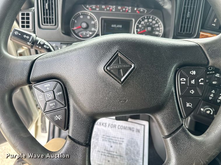 image for item EC3650 2020 International LT625 semi truck