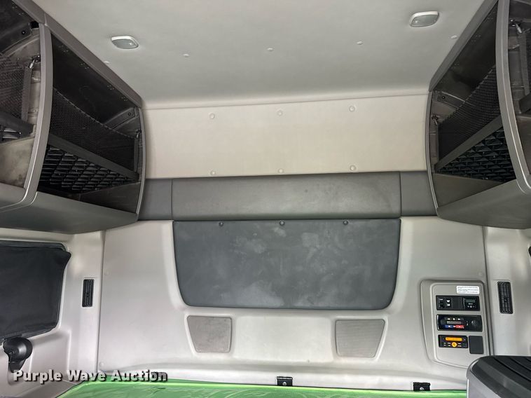 image for item EC3650 2020 International LT625 semi truck