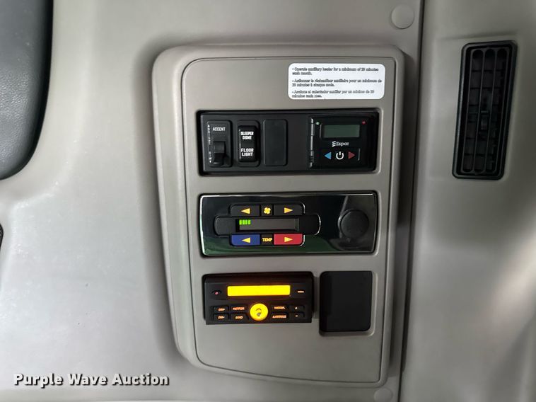 image for item EC3650 2020 International LT625 semi truck