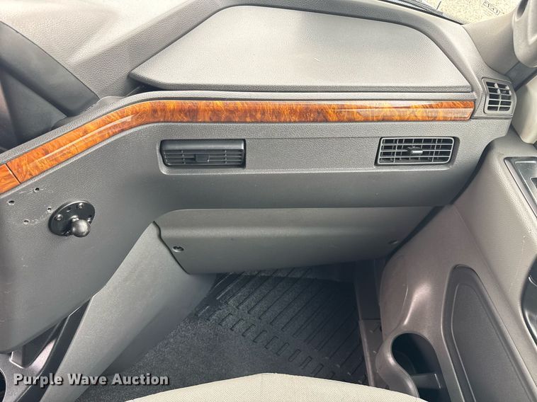 image for item EC3650 2020 International LT625 semi truck