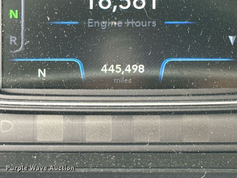 image for item EC3650 2020 International LT625 semi truck