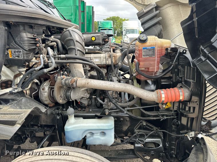 image for item EC3650 2020 International LT625 semi truck