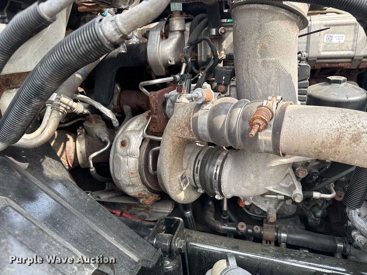 image for item EC3650 2020 International LT625 semi truck