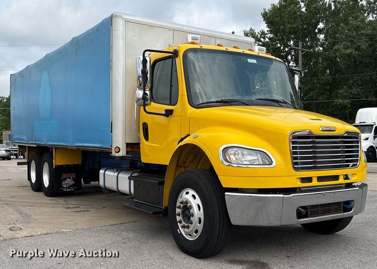 image for item EC4351 2014 Freightliner M2 106 curtain box truck