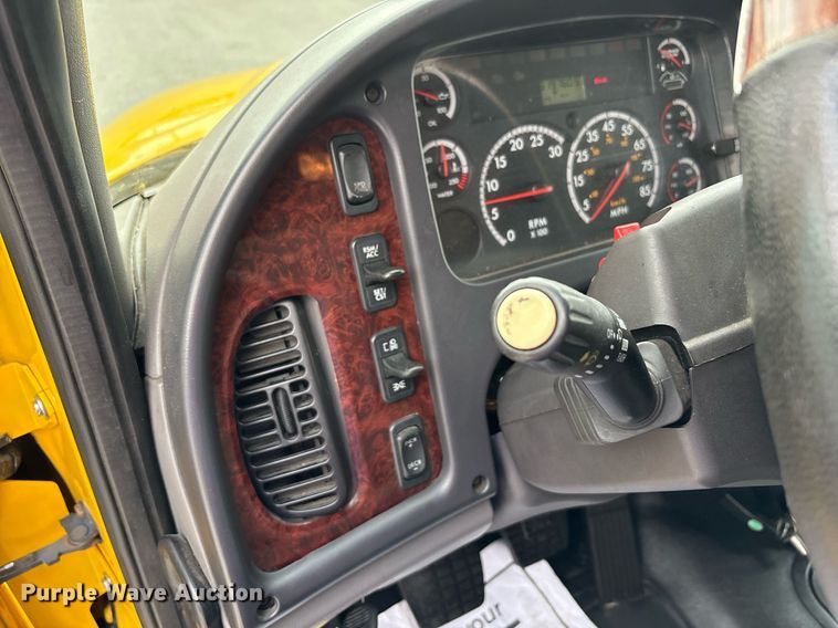 image for item EC4351 2014 Freightliner M2 106 curtain box truck