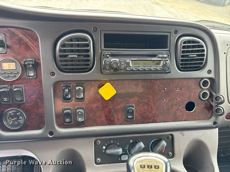 image for item EC4351 2014 Freightliner M2 106 curtain box truck