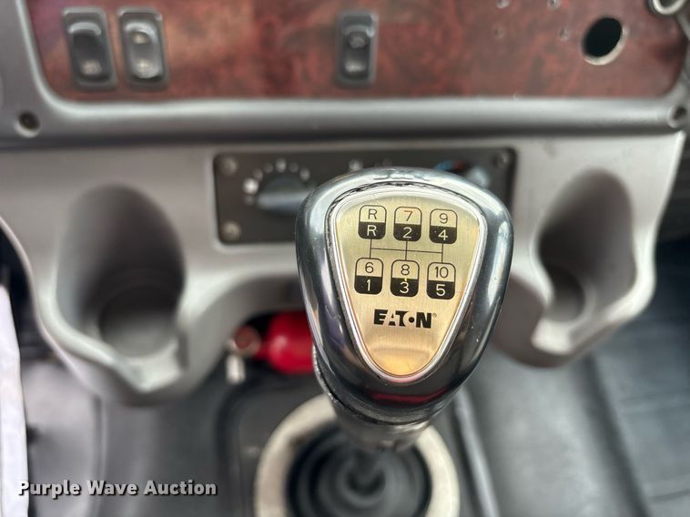 image for item EC4351 2014 Freightliner M2 106 curtain box truck