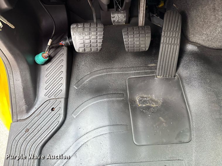 image for item EC4351 2014 Freightliner M2 106 curtain box truck