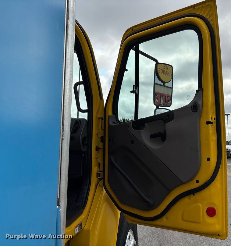image for item EC4351 2014 Freightliner M2 106 curtain box truck