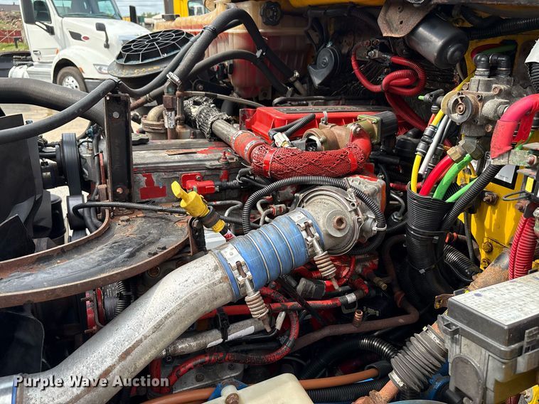 image for item EC4351 2014 Freightliner M2 106 curtain box truck