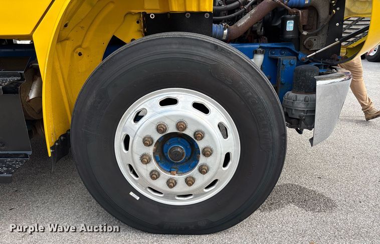 image for item EC4351 2014 Freightliner M2 106 curtain box truck