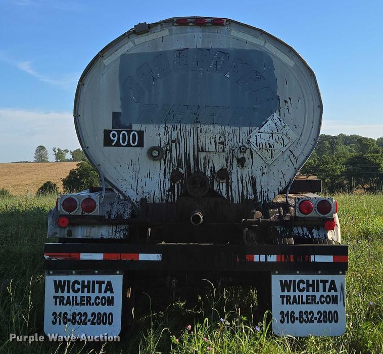 image for item ED2150 1969 Moser Tank and Trailer Inc. asphalt trailer