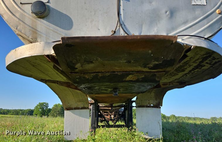 image for item ED2150 1969 Moser Tank and Trailer Inc. asphalt trailer