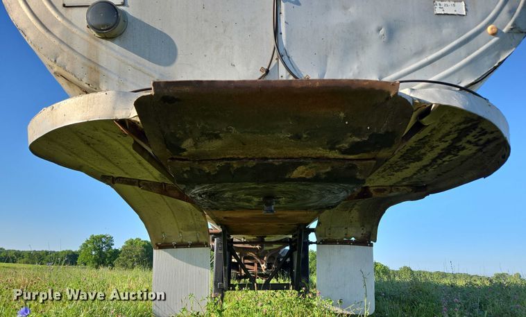 image for item ED2150 1969 Moser Tank and Trailer Inc. asphalt trailer