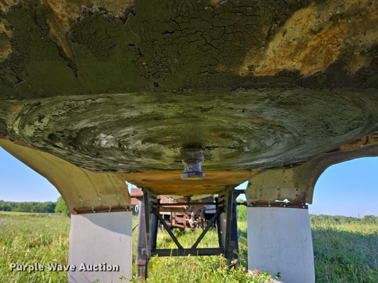 image for item ED2150 1969 Moser Tank and Trailer Inc. asphalt trailer